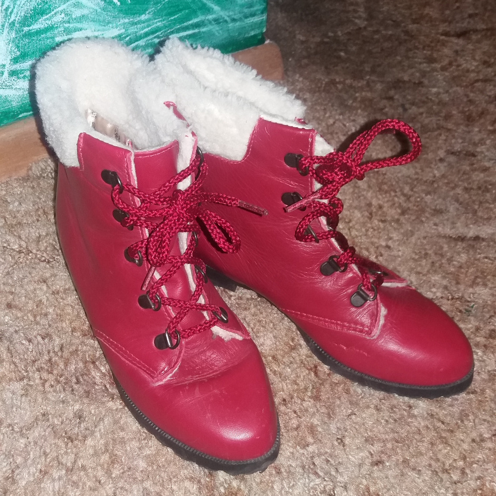 Red Winter Tie-Up Boots Booties with Furry lining